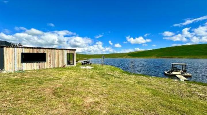 Oewerzicht Tented River Lodge & Farm Cottages