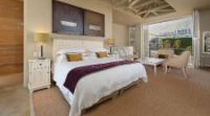 Mosselberg On Grotto Beach