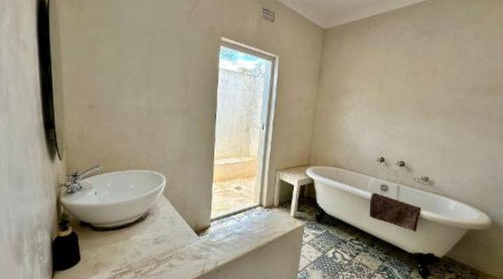 Oewerzicht Tented River Lodge & Farm Cottages