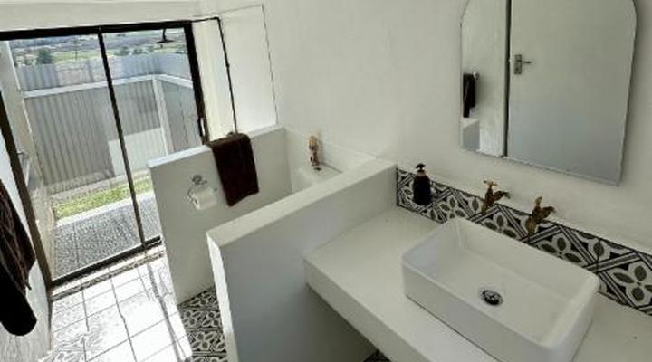 Oewerzicht Tented River Lodge & Farm Cottages