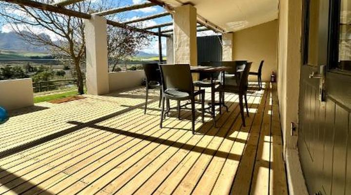 Oewerzicht Tented River Lodge & Farm Cottages