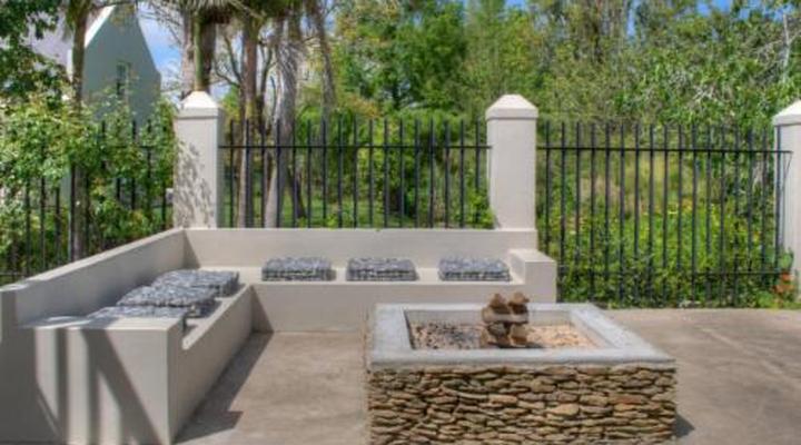 Oewerzicht Tented River Lodge & Farm Cottages