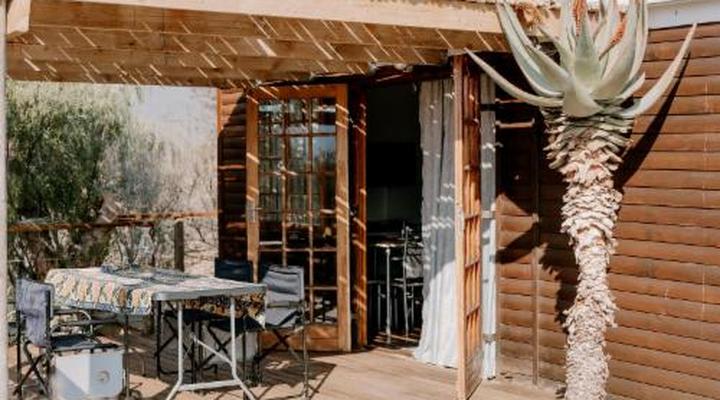 Chandelier Game Lodge & Ostrich Show Farm