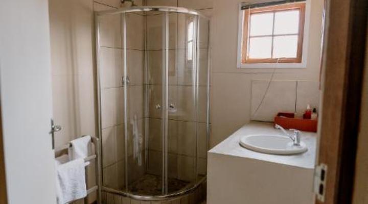 Chandelier Game Lodge & Ostrich Show Farm