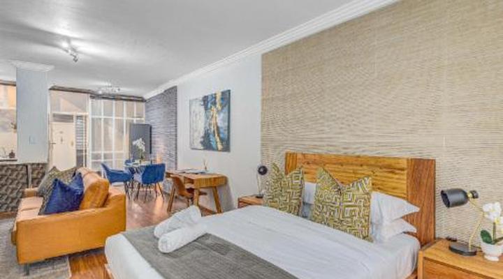 Illovo Luxury 1-Bed Apartment