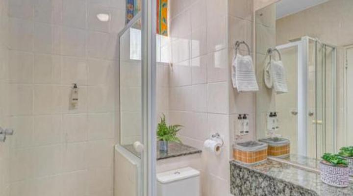 Illovo Luxury 1-Bed Apartment