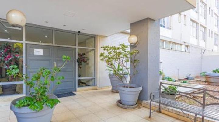 Illovo Luxury 1-Bed Apartment