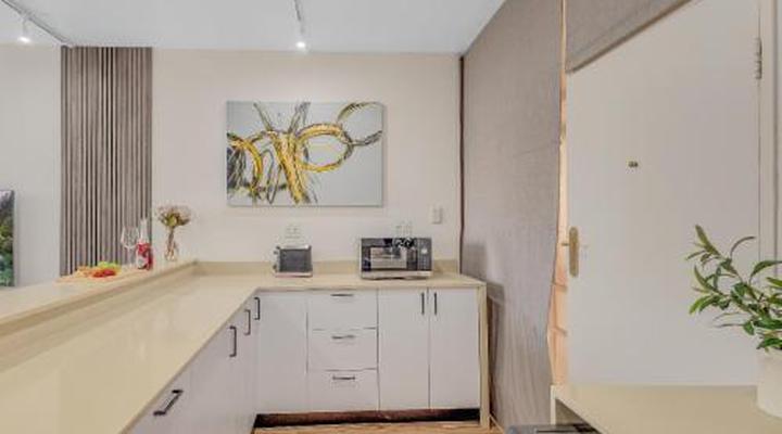 Illovo Luxury 1-Bed Apartment