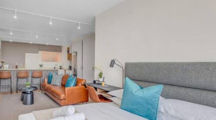 Illovo Luxury 1-Bed Apartment
