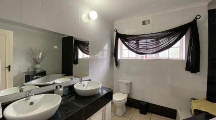 Crayfish Creek Guest House