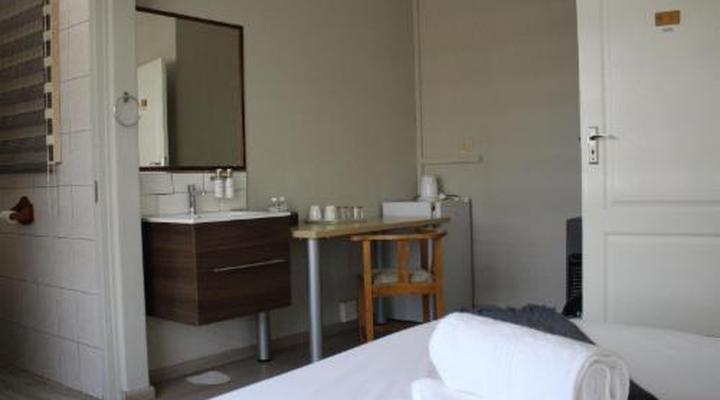 Acorn Lodge & Skydeck Sunset Café