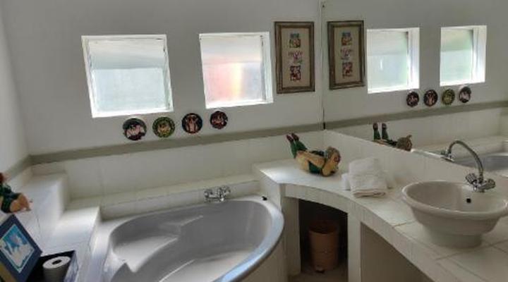 Garden of Eden Cottages & Guest House