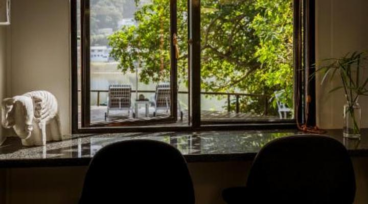 Moontide Guest Lodge