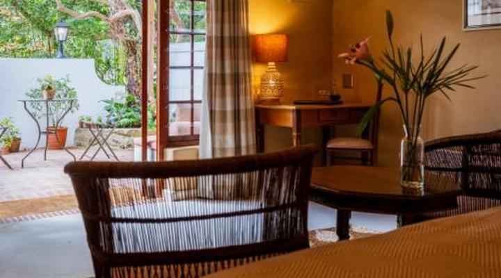 Moontide Guest Lodge