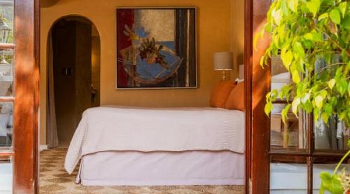 Moontide Guest Lodge