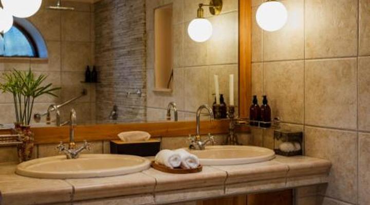 Moontide Guest Lodge