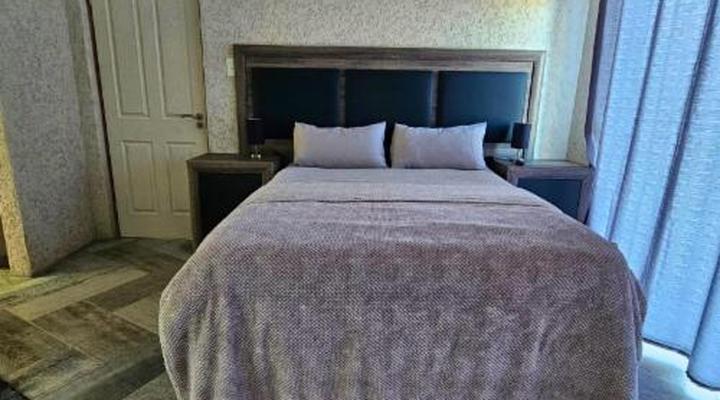 Freeman Manor - Peninsula