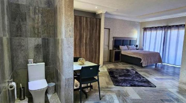 Freeman Manor - Peninsula