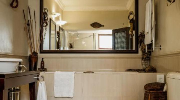 Moontide Guest Lodge