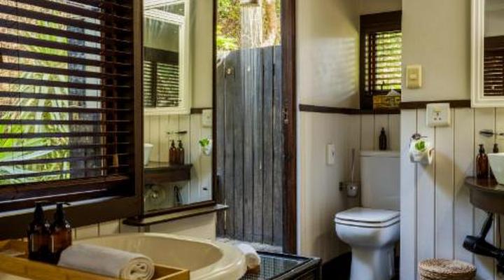 Moontide Guest Lodge