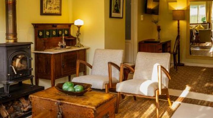 Moontide Guest Lodge