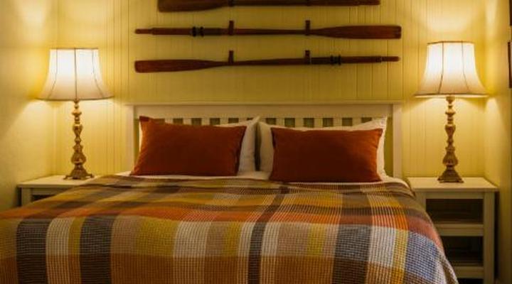 Moontide Guest Lodge