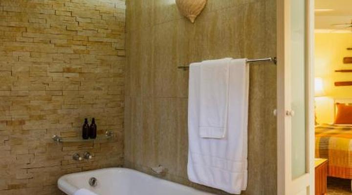 Moontide Guest Lodge