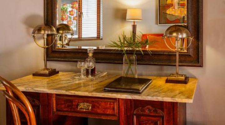 Moontide Guest Lodge