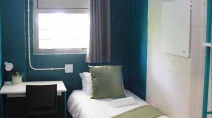 Stay at Cape Station