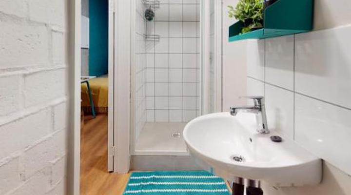 Stay at Cape Station