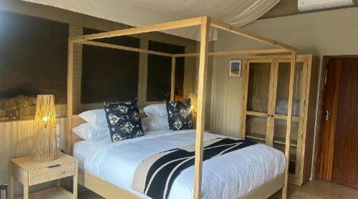 Cheetah Paw Safari Lodge