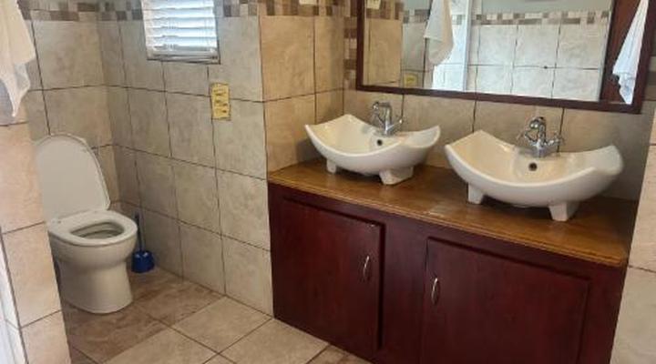 Cheetah Paw Safari Lodge