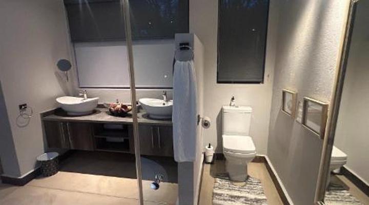 Cheetah Paw Safari Lodge