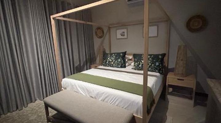 Cheetah Paw Safari Lodge