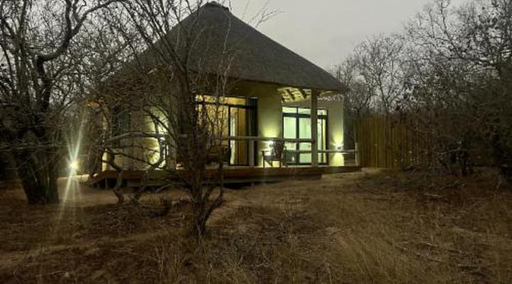 Cheetah Paw Safari Lodge