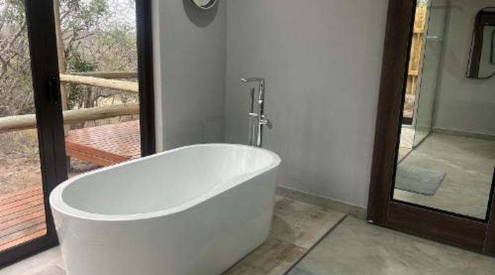 Cheetah Paw Safari Lodge