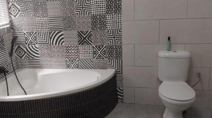 White House River Manor