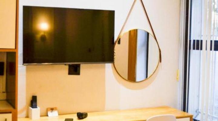 White House River Manor