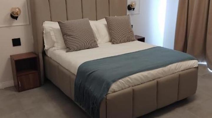 White House River Manor