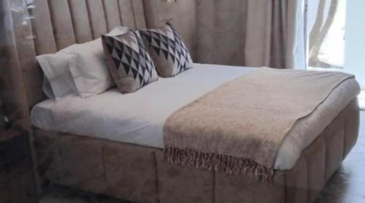 White House River Manor