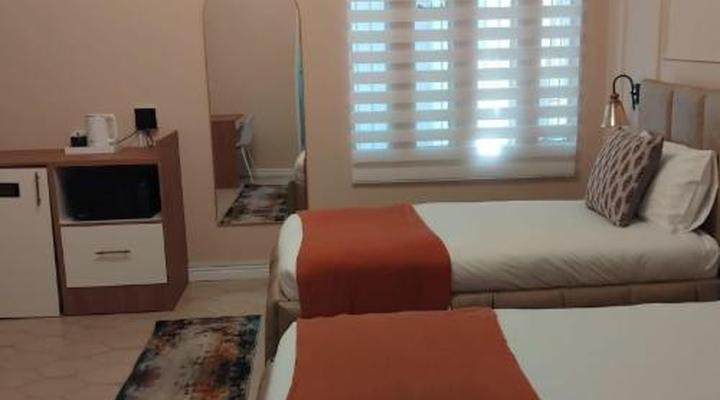 White House River Manor