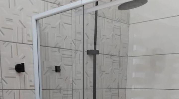 White House River Manor