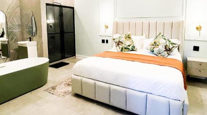 White House River Manor