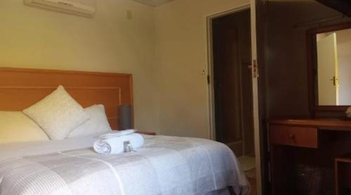 Thatchville Guesthouse