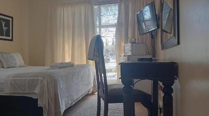 Thatchville Guesthouse