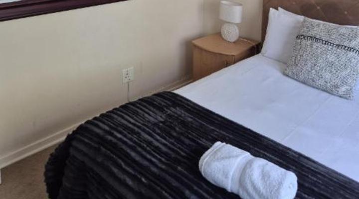 Thatchville Guesthouse