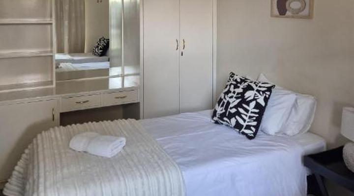 Thatchville Guesthouse