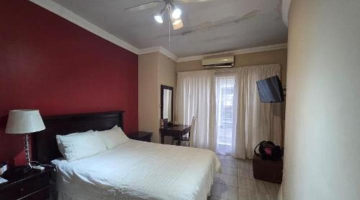 Thatchville Guesthouse