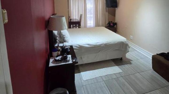 Thatchville Guesthouse