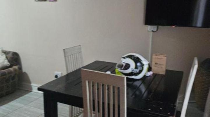 Thatchville Guesthouse